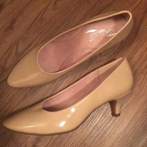 Aerosoles women’s pumps size 8m